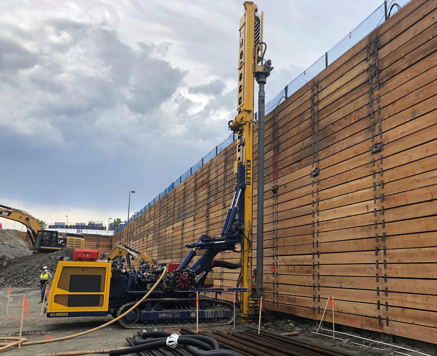 drill rig next to soldier pile wall