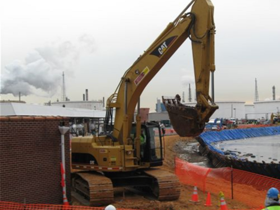 construction rig at refinery